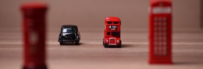 pourquoi les bus londoniens sont rouges
